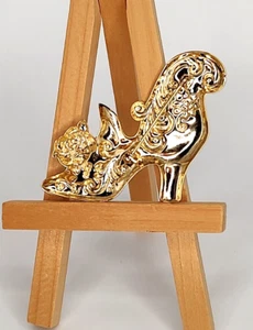 Vintage Gold Tone High Heeled Shoe Pump Brooch Pin Fancy Feather Florals - Bild 1 von 6