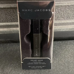Máscara de pestañas Marc Jacobs Velvet Noir Major Volume Majpr Drama tamaño de viaje nueva en caja - Imagen 1 de 8