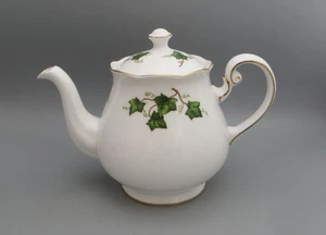 Colclough Ivy Leaf 1 3/4pt Teapot Tea Pot & Lid 16cm high - Picture 1 of 12
