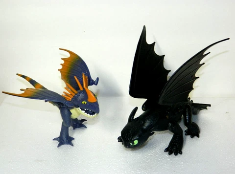How To Train Your Dragon Lot of 2: Hidden World Purple Deadly Nadder & Toothless Cover