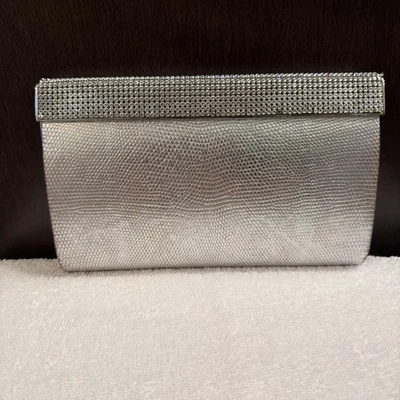 Cartera sin asas de noche con forro de cuero plateado con estrás vintage Foto 1 de 4