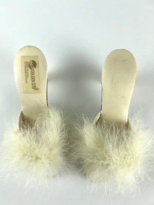 Zapatillas de novia vintage satinadas plumas Malibú talla 5 M paso dorado Foto 1 de 4