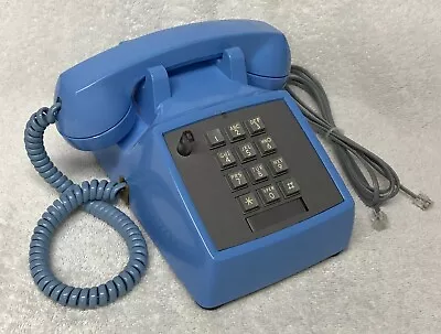 1970s WESTERN ELECTRIC 2515B Two Line BLUE Push Button Touch Dial Desk Telephone • 64.99€