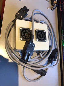 Bulgin Lighting Splitter Box mit 4 x Kaltgerätekabel - Bild 1 von 1