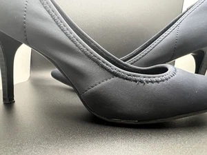 Simply Vera Wang Size 7 Black Pointed Toe Heels - Picture 1 of 7