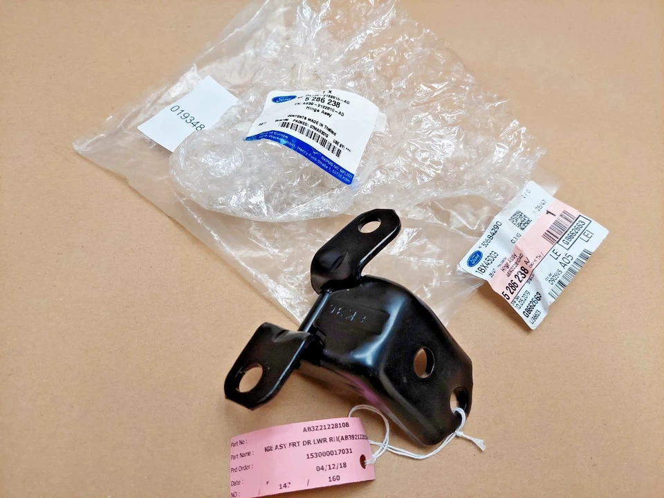 Ford Ranger TKE Mk3  Front Right Lower Door Hinge 2011-on 5286238 Genuine NEW — 第 1/4 张图片