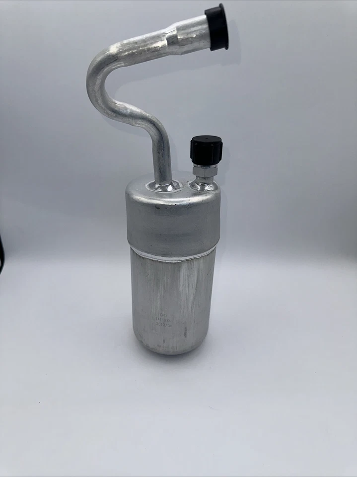 A/C Accumulator Fits Select 1994-2004 VOLVO 850 C70 S70 V70, Free Shipping! - Image 1 of 3