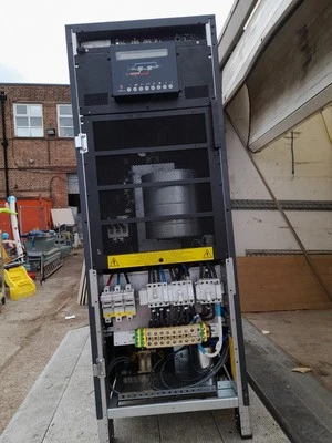 Riello UPS MDT 80  Phase On Line UPS 8000va/64000w - Panel Missing  - Image 1 of 4