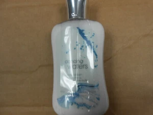 NUEVO Bath & Body Works (Colección Signature) Aguas Danantes - Imagen 1 de 3