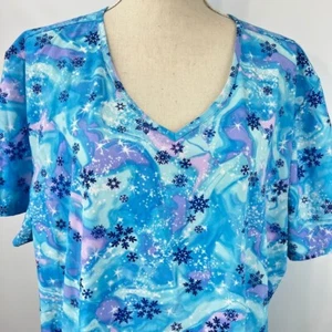 Scrubstar Women Scrub Top Sz 3XL Snowflake Stars 2 Pocket V Neck Jersey Fabric - Picture 1 of 8