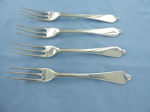 ANTIKES STERLINGSILBER-SET MIT VIER HUNDENASEN, 3 KRAPPEN SPEISEGABELN LONDON 1922. - Bild 1 von 9