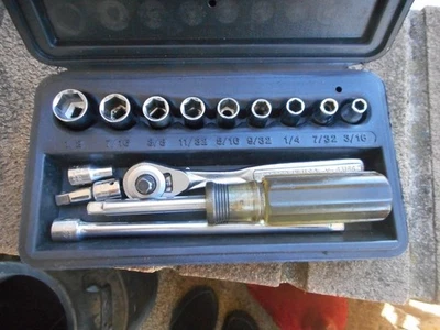 Craftsman -V- series 1/4 inch SAE socket set with case - Image 1 of 3