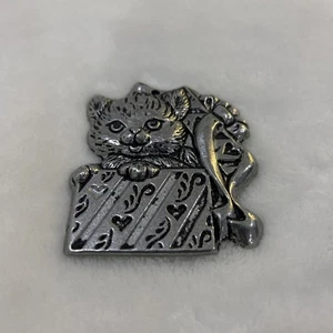 Ornament Silver Metal Cat 2.5" X 2.25" - Picture 1 of 3