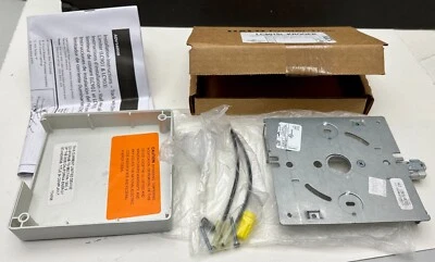 Cooper Lighting Halo Power-Trac current guard silver LC901SL LC901 SL 120V - Image 1 of 3