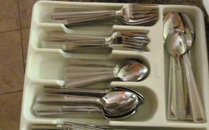 *Wallace Set di Posate con Perline Imperiali in Acciaio Inox 18/10 - 67 Pezzi - Foto 1 di 3