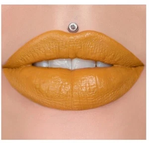 NIB Jeffree Star Velvet Trap Lipstick - Extended the Olive Branch - Picture 1 of 3