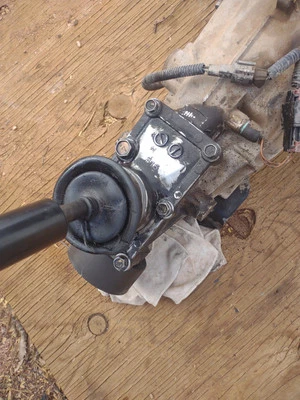 2002 NISSAN FRONTIER XE KINGCAB 4 CYLINDER 2WD MANUAL TRANS 5 SPEED SHIFTER  - Image 1 of 4