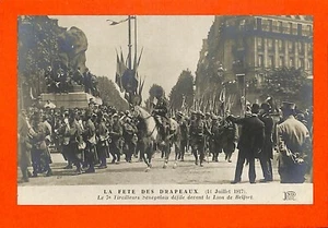PARIS / CARTE PHOTO / FETES DRAPEAUX 1917 / TIRAILLEURS SENEGAL / GUERRE 14/18 - Picture 1 of 2
