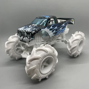 Hot Wheels Monster Truck Torque Terror Oversized 1:24 Scale Diecast - Picture 1 of 9