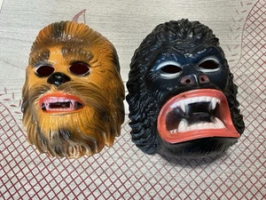 2 Vintage Ben Cooper Kunststoff Halloween Masken Chewbacca, King Kong 70’s & 80’s  - Bild 1 von 18