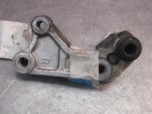 HONDA VF500 F VF500F REMKLAUWHOUDER HOLDER MOUNT BRAKET RH FRONT 45210-MJ0-006 - Imagen 1 de 2