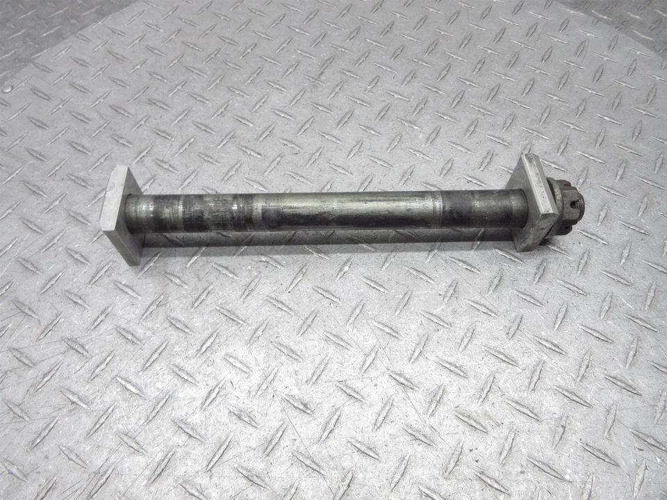 2006 01-07 Suzuki Hayabusa GSXR1300 блок задней оси прокладка регулятор цепи - Изображение 1 из 4