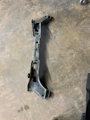 Subchasis de suspensión trasera travesaño para Hyundai Sonata 2011-2014 Azera 2011-2016 Foto 1 de 4