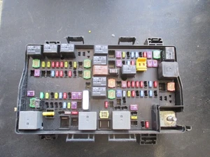 2018-2021 JEEP GRAND CHEROKEE POWER DISTRIBUTION FUSE BOX 68417603aa - Picture 1 of 2