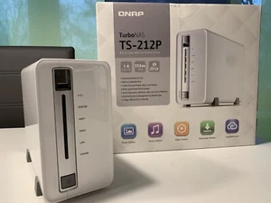QNAP TurboNAS TS-212P 2-Bay NAS-System 2x 4TB HGST HDD, 1,6GHz, 512 MB RAM, SATA - Bild 1 von 7