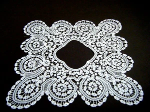 Honiton tape lace large frame design for handkerchief 12" a side - Picture 1 of 5