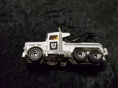 K-10 Matchbox Superfast: Peterbilt Abschlepptruck weiss "Dial 911" - Bild 1 von 4