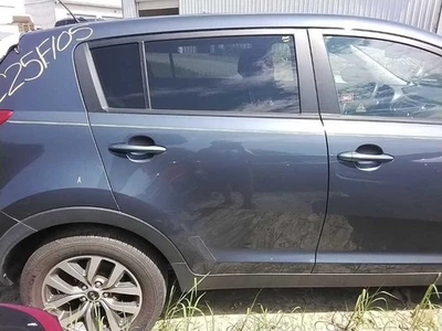 Used Rear Right Door Assembly Rear Side fits: 2014 Kia Sportage w/privacy tint g Foto 1 de 4
