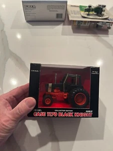 Case 1170 Black Knight Collector Edition 1/43 Die-Cast Ertl - Bild 1 von 6