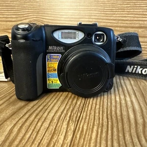 Nikon Coolpix 5400 5.1 MP Digital Camera w/4x Optical Zoom w/ 2 NIKON BATTERY C - Picture 1 of 19