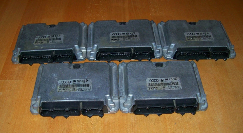 5 Centraline Motore Audi A3 8L 1.8 20V AGN 06A906018BN 92KW 0261206126 12/2002 - Immagine 1 di 1