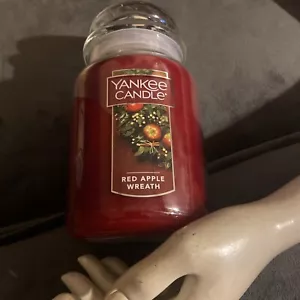 Yankee Jar Candle Red Apple Wreath 22oz Jar Candle NEW - Picture 1 of 6