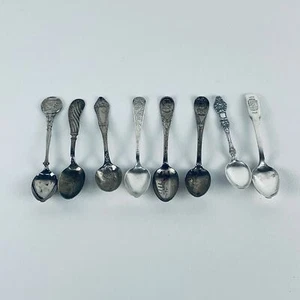Juego de 8 cucharas de recuerdo vintage - cucharaditas plateadas coleccionables de Arou - Imagen 1 de 12