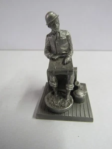 Vintage 1979 Saturday Evening Post Pewter Figurine 1888-1897 THE BUTTON SALESMAN - Picture 1 of 5