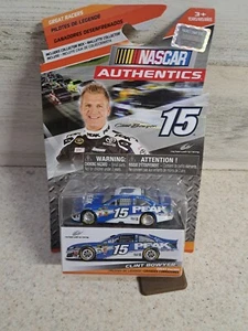 Clint Bowyer #15 Peak 2014 Nascar Authentics Great Racers Toyota - Picture 1 of 5
