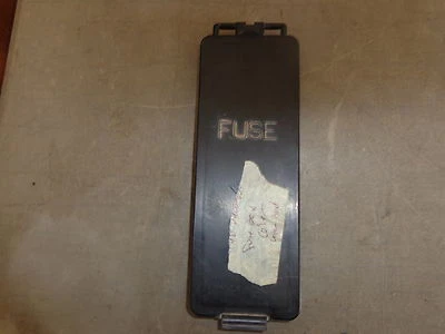 Engine Fuse Cover Black 94 95 96 97 Volvo 850 Sedan 4 Dr 2.4L OEM - Image 1 of 2