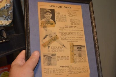 Revista Autografiada Mel Ott más Autógrafos de Clint Hartung y Dave Koslo - LEER Foto 1 de 4