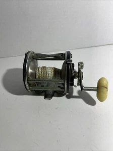 PENN 350 'LEVELINE' LEVELWIND SALTWATER REEL. Everything Works Read. - Picture 1 of 5