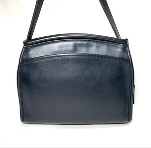 Auténtico bolso de hombro Coach de cuero antiguo azul marino oscuro 22,5 cm x 27 cm usado - Imagen 1 de 10