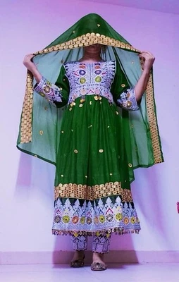 Vestido afgano para mujer hecho a mano vestido Kuchi ropa afgana ropa afgana Foto 1 de 4