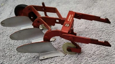 Cosechadora Internacional McCormick de colección 1/16 enganche rápido tractor arado metal  Foto 1 de 4