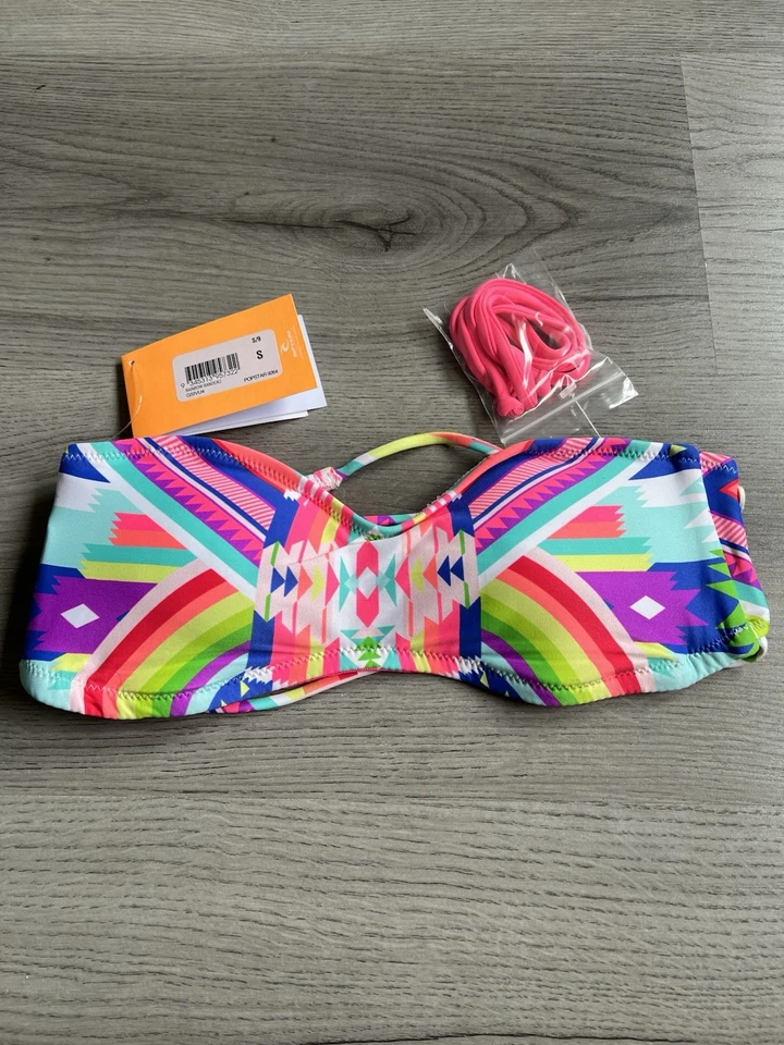 Damen Bikini Oberteil neon Größe S mit A/B-Cup Rip Curl Popstar anprobiert  - Bild 1 von 4