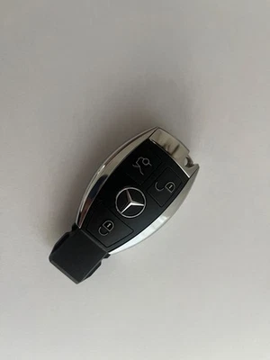 Mercedes E-Class (W211) (2002-2007) 3 Button Key Remote - Image 1 of 4