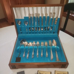 RARE!!! VTG Oneida GRENOBLE Pattern Heirloom Silver Plate Flatware Set - 56 Pc.+ - Picture 1 of 9