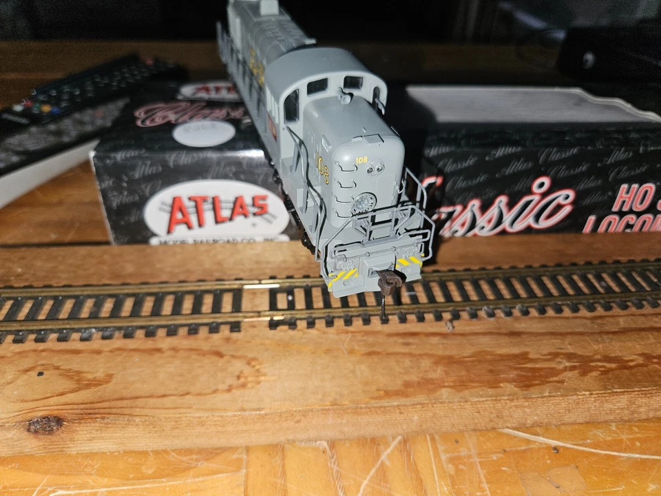 ALCO RS-3 L&N DIESEL, ATLAS, HO GUAGE, RUNS EXCELLENTLY - Image 1 of 4