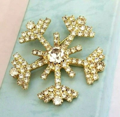Large Snowflake PIN BROOCH w White Crystals Rhinestones Gold tone ~ Stunning - Imagem 1 de 4